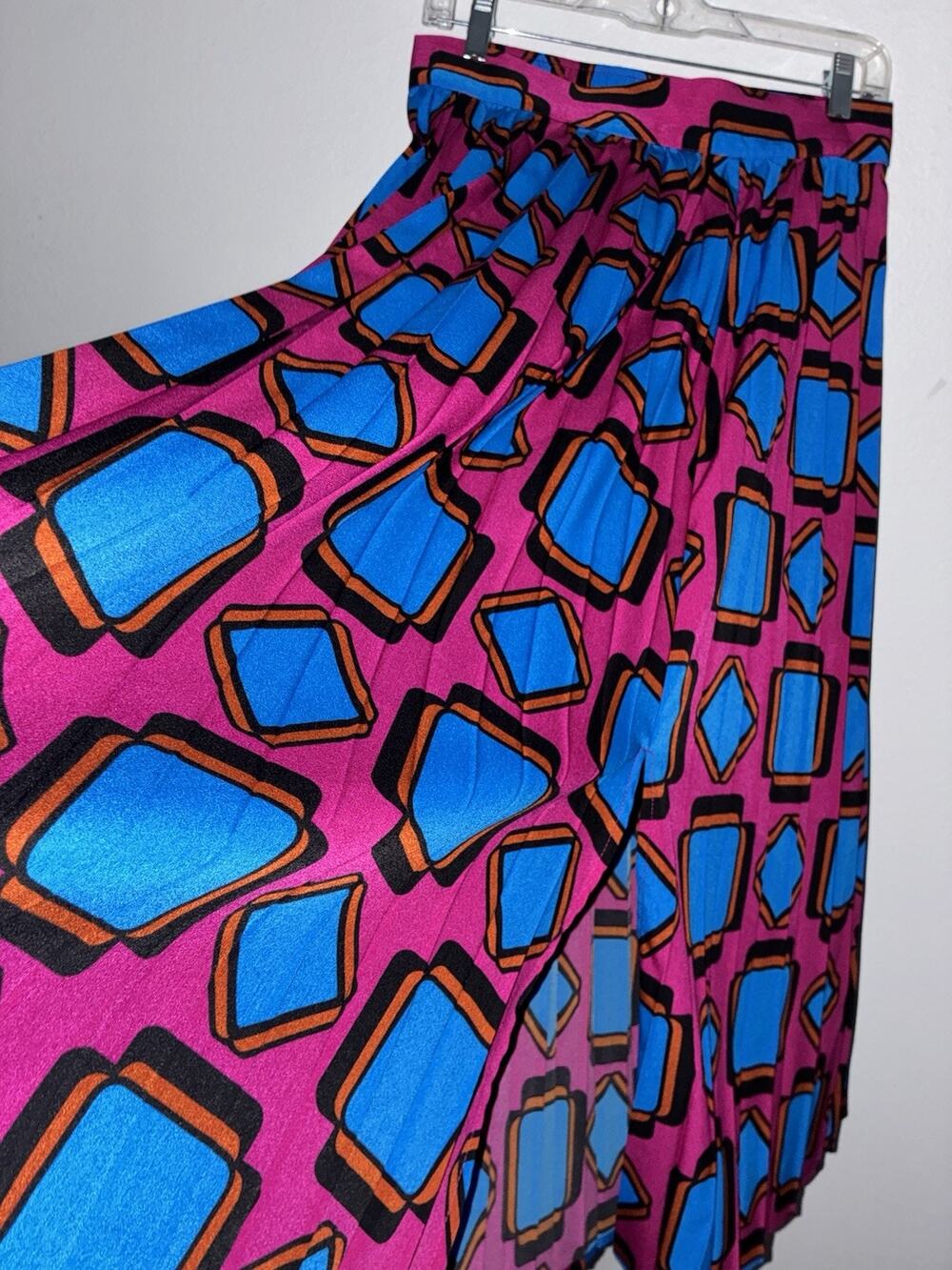 Abbott Elementary Volume 1 Pleated Maxi Skirt M Pink Blue Geometric Pink Blue